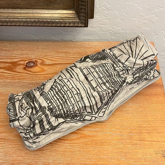 Nordstrom Tote Bag NWT Cityscape Silver Travel Fold Zip Up Packable Reusable - Picture 13 of 16